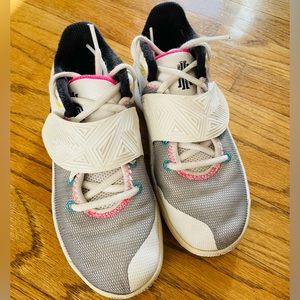 Nike Kyrie Flytrap
